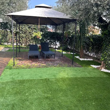 Topaze Bed & Breakfast 3*
